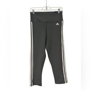 NWT Adidas Tight Fit Athletic Crops—medium
